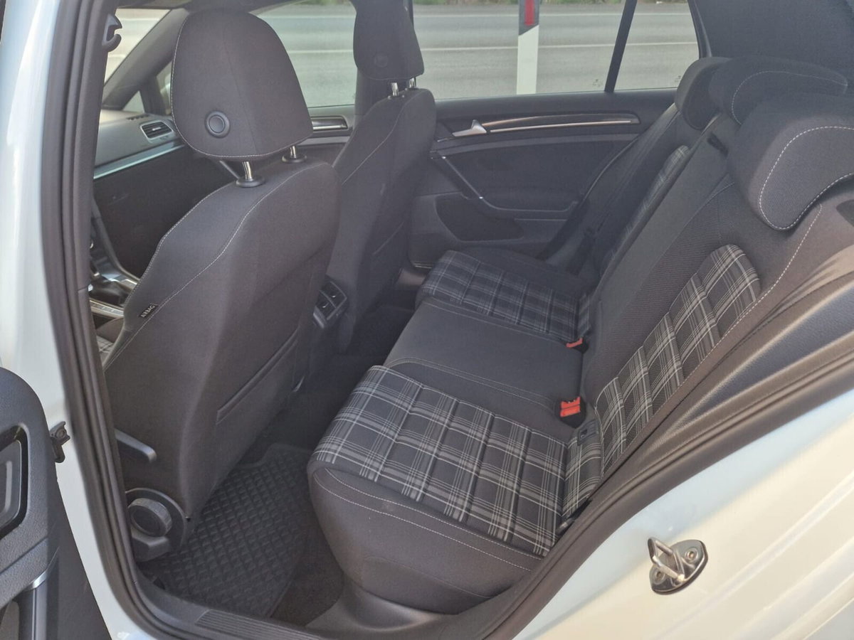 Volkswagen Golf GTD 2.0 TDI 5p. BlueMotion Technology (15)