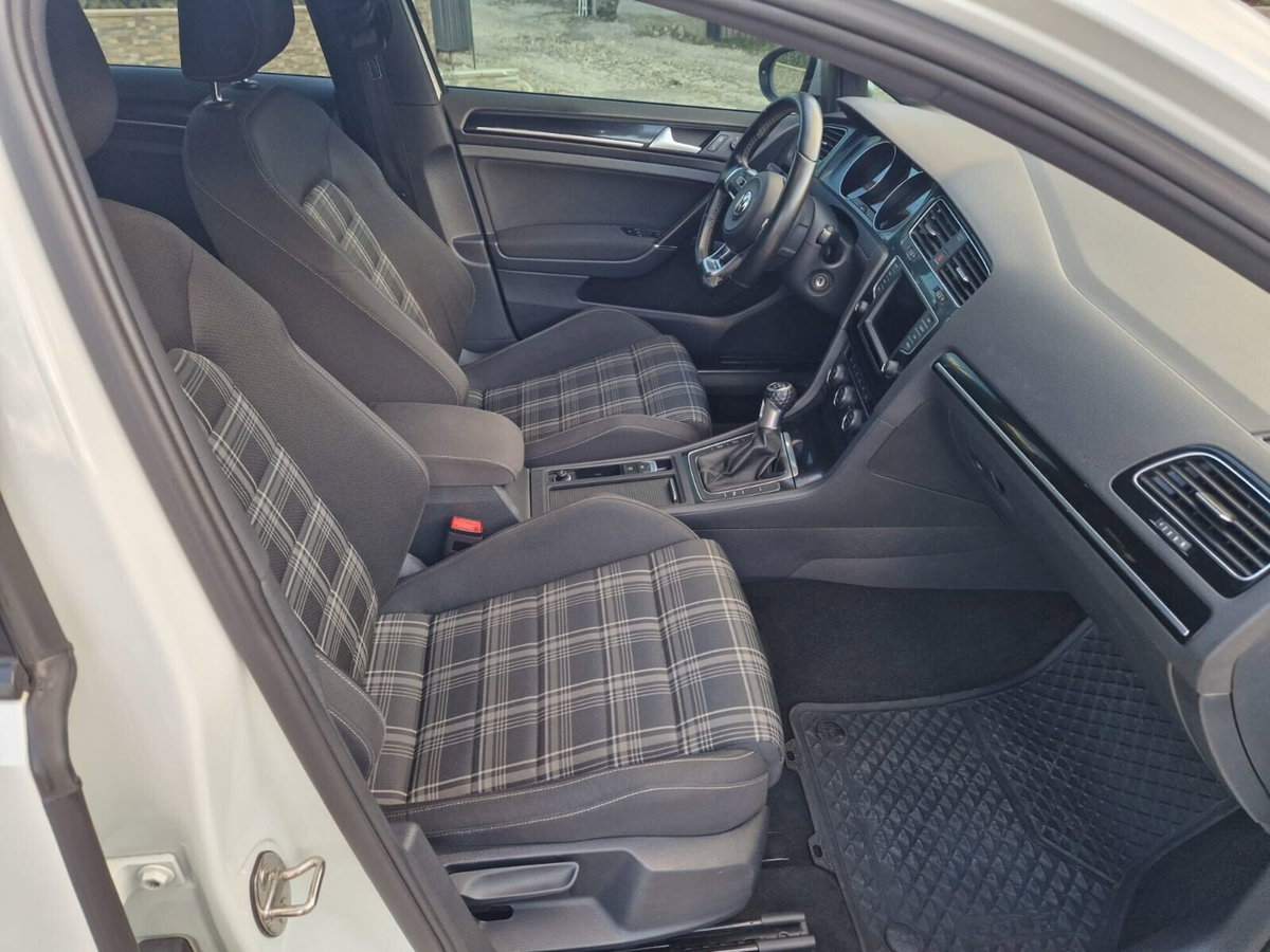 Volkswagen Golf GTD 2.0 TDI 5p. BlueMotion Technology (18)