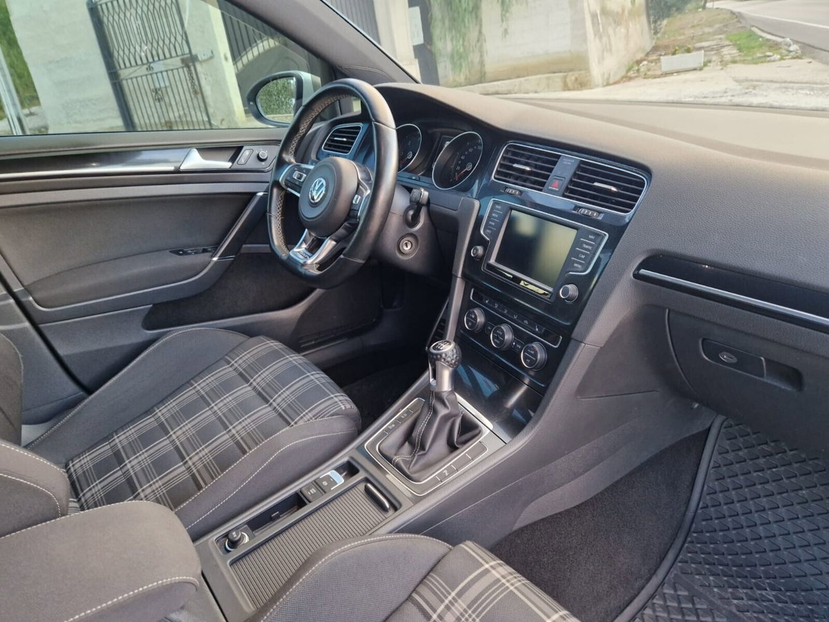 Volkswagen Golf GTD 2.0 TDI 5p. BlueMotion Technology (19)