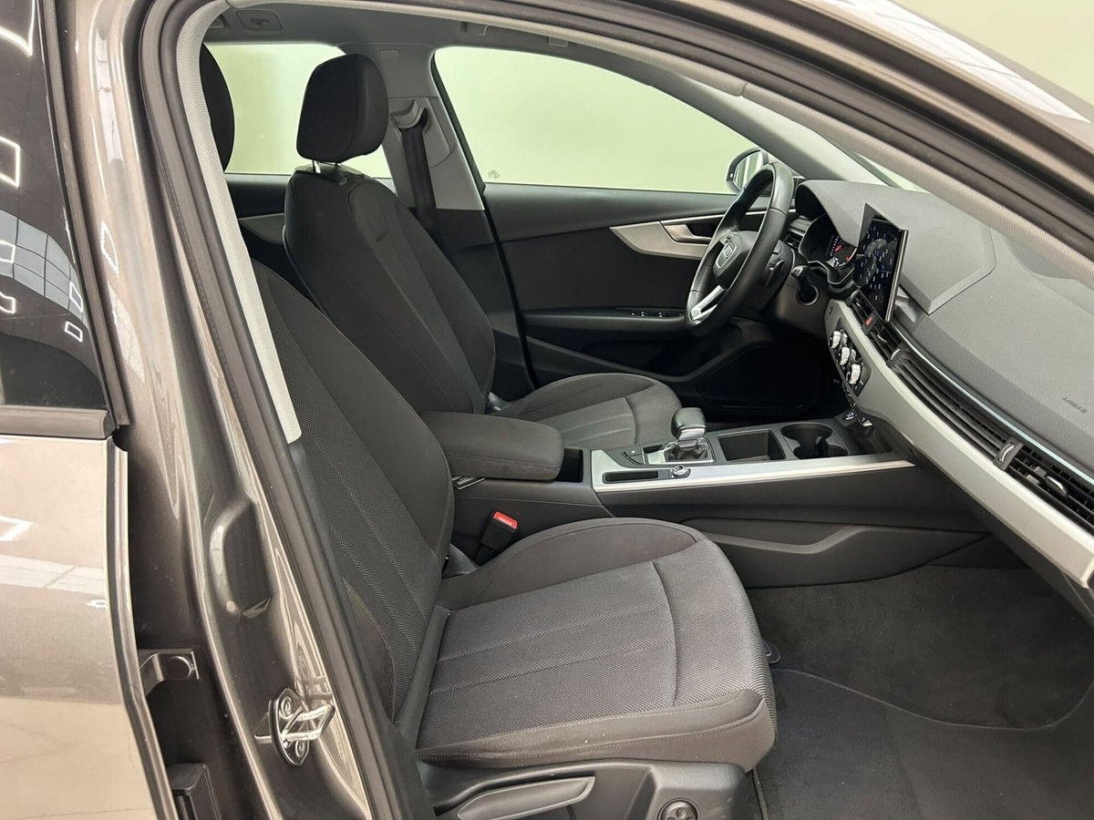 Audi A4 Avant 35 TDI/163 CV S tronic Business Advanced (15)