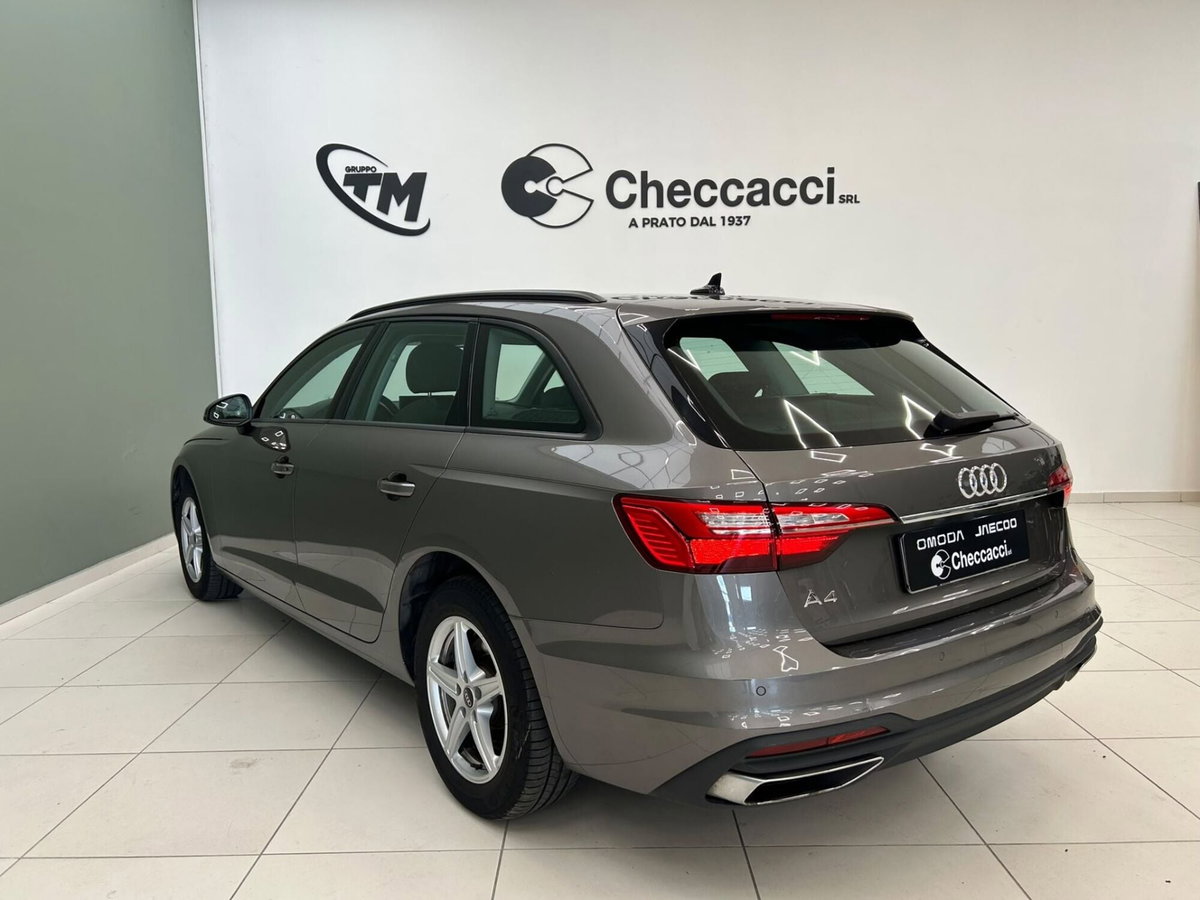 Audi A4 Avant 35 TDI/163 CV S tronic Business Advanced (8)