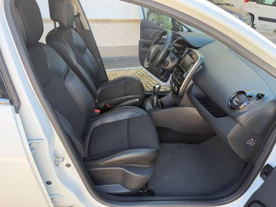 Renault Clio Sporter dCi 8V 75 CV Business (9)