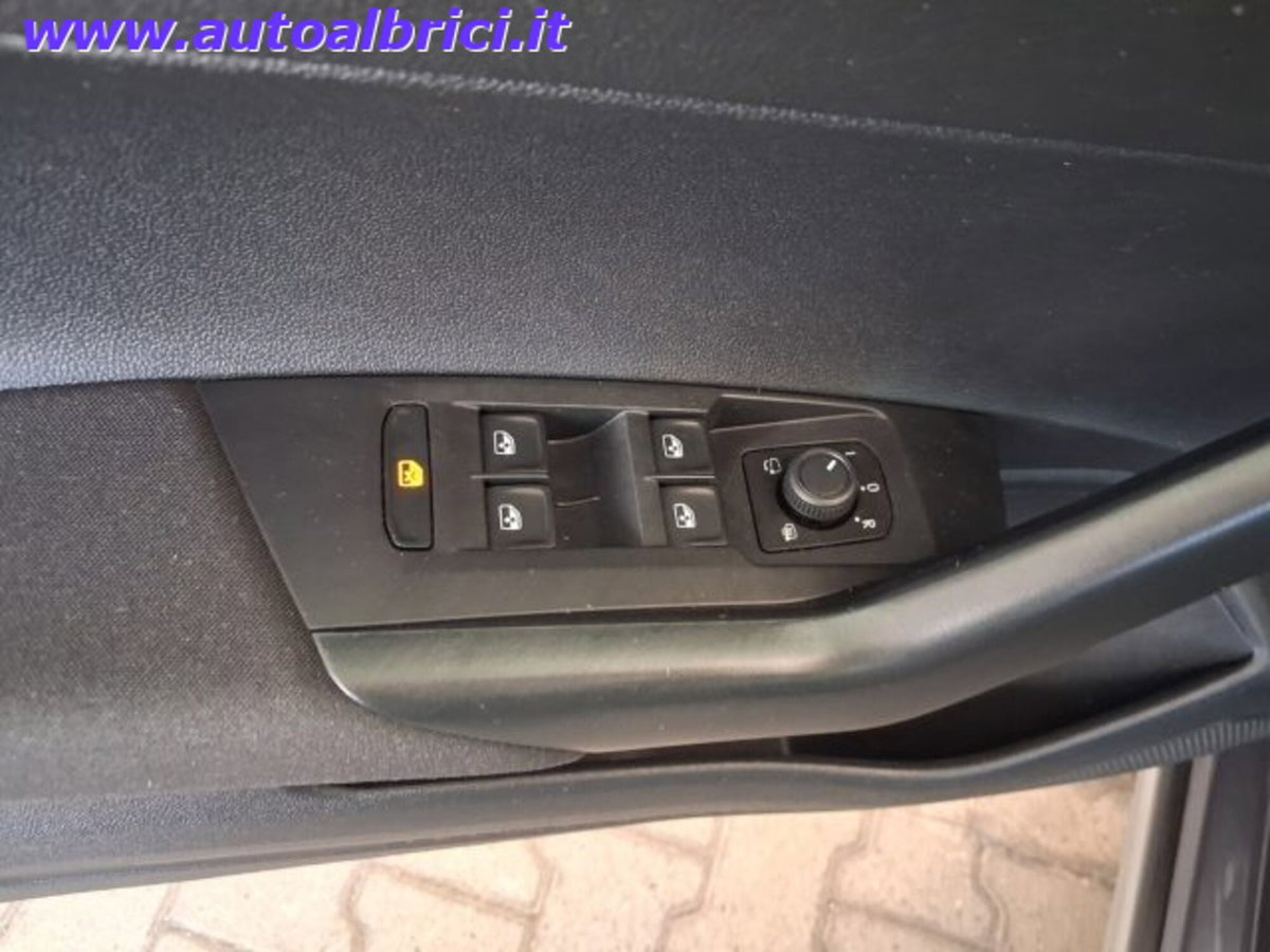 Volkswagen Taigo 1.0 tsi Life 115cv (12)