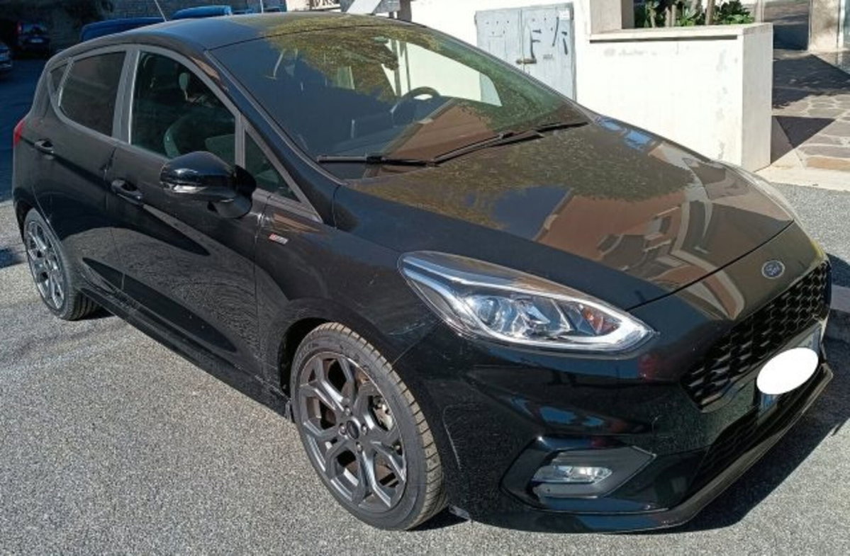 Ford Fiesta 1.0 EcoBoost 100CV 5 porte ST-Line (2)