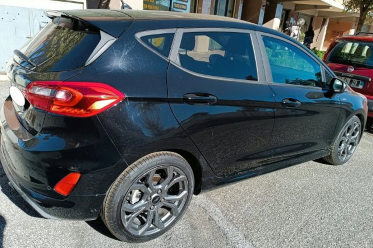 Ford Fiesta 1.0 EcoBoost 100CV 5 porte ST-Line (3)