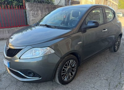 Lancia Ypsilon 1.2 69 CV 5 porte Gold (2)