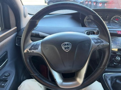 Lancia Ypsilon 1.2 69 CV 5 porte Gold (3)