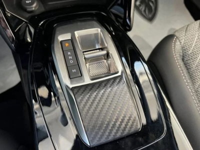 Peugeot 2008 1.2 hybrid Allure 145cv e-dcs6 (11)