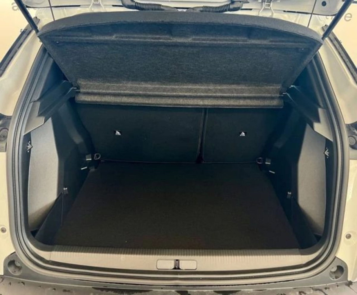 Peugeot 2008 1.2 hybrid Allure 145cv e-dcs6 (7)