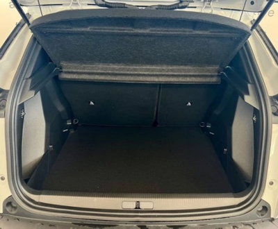 Peugeot 2008 1.2 hybrid Allure 145cv e-dcs6 (7)