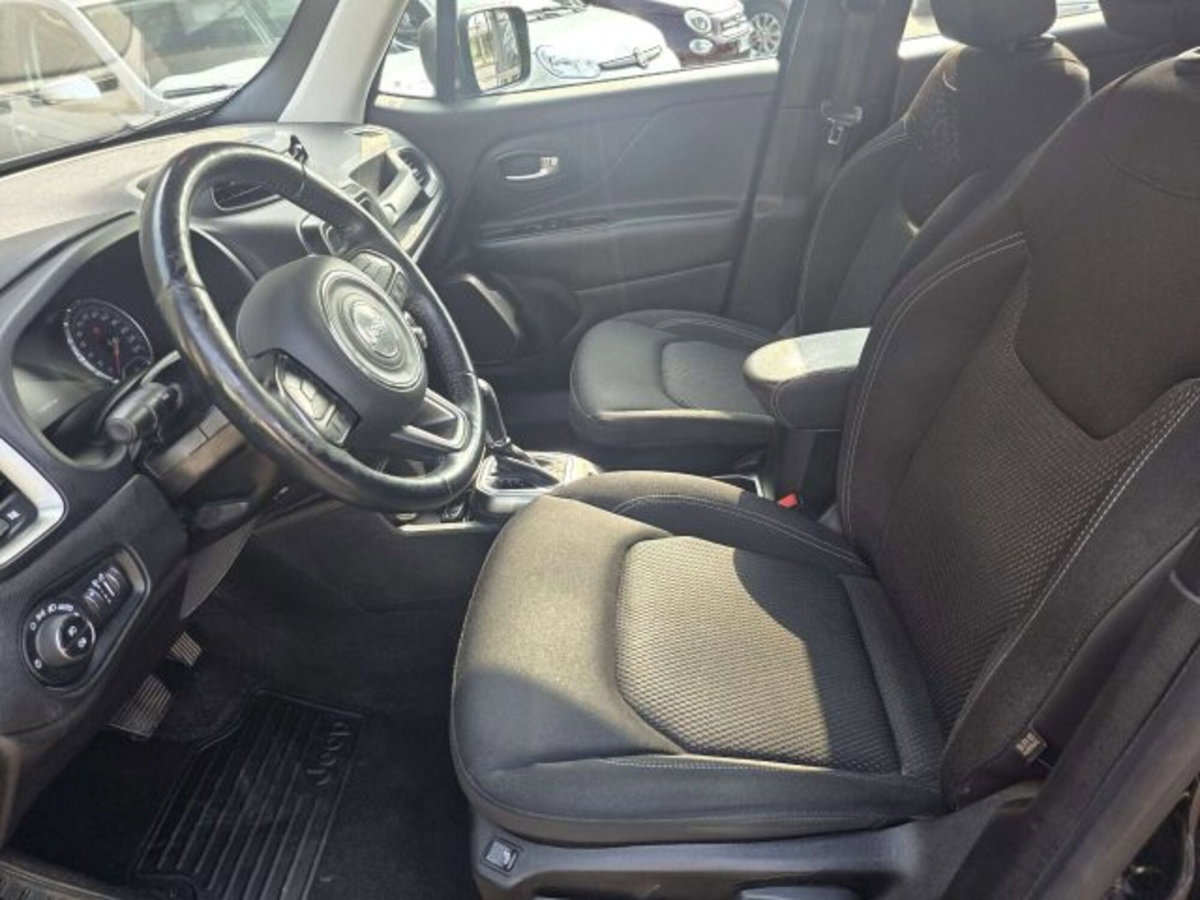 Jeep Renegade 1.3 T4 DDCT Limited (11)