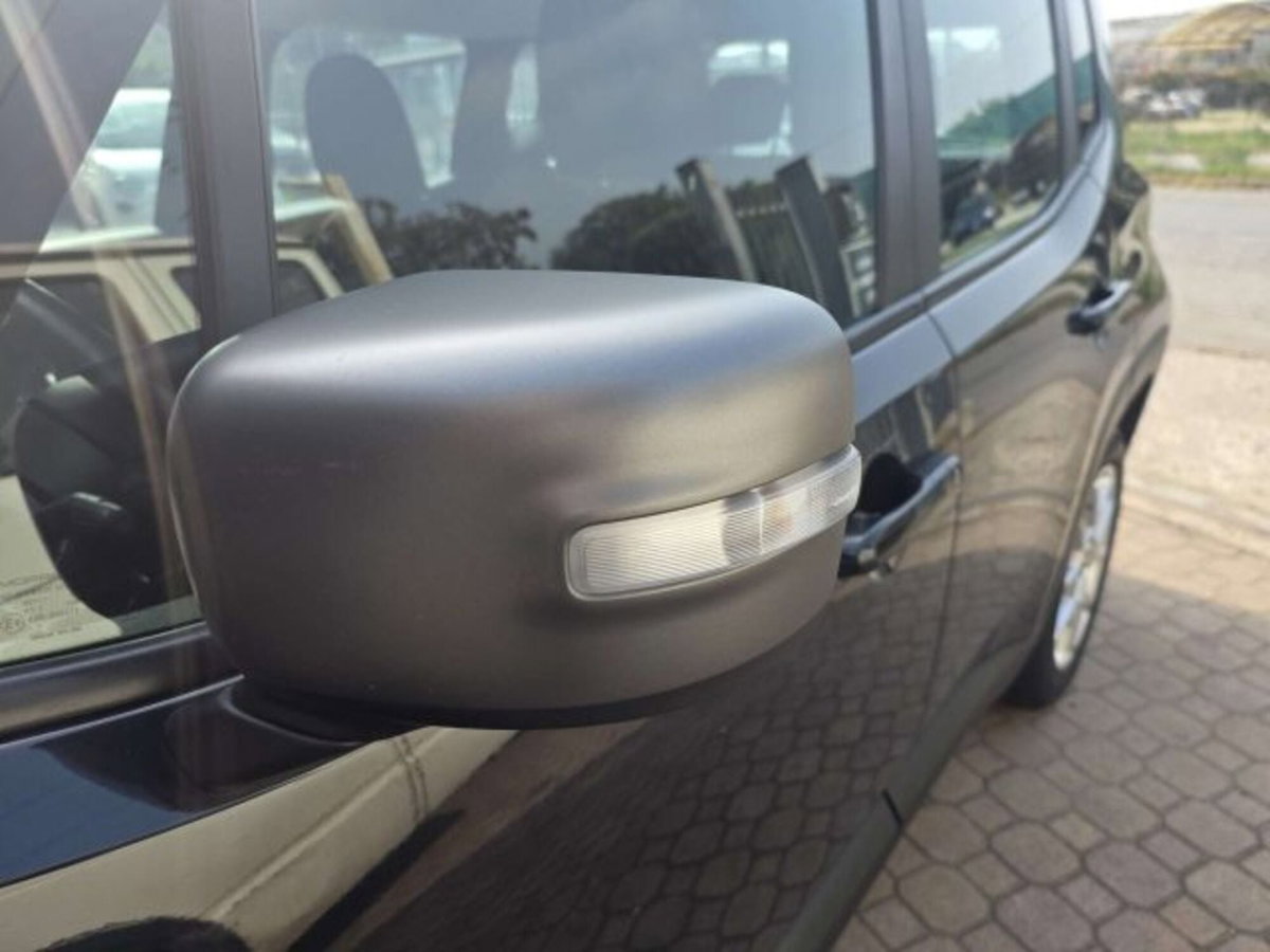 Jeep Renegade 1.3 T4 DDCT Limited (3)
