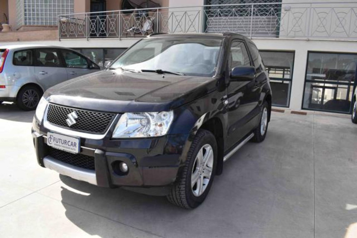Suzuki Grand Vitara 1.9 DDiS 3 porte Offroad (2)