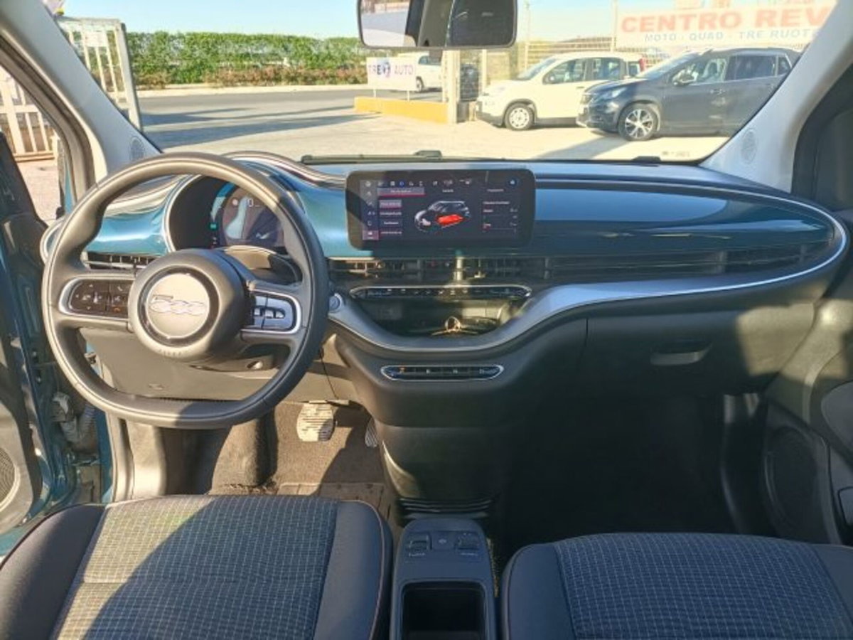 Fiat 500e Icon Berlina 42 kWh (13)
