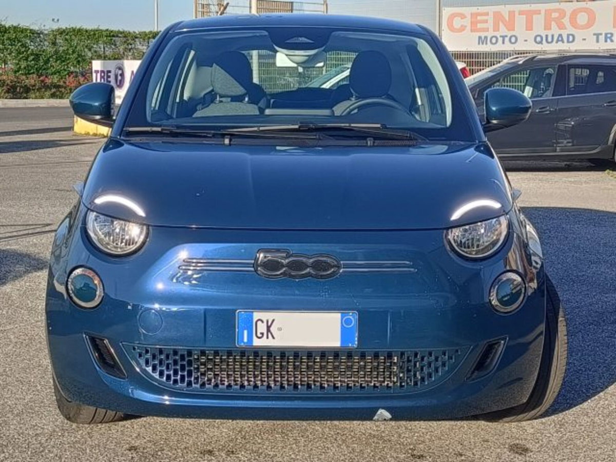 Fiat 500e Icon Berlina 42 kWh (2)