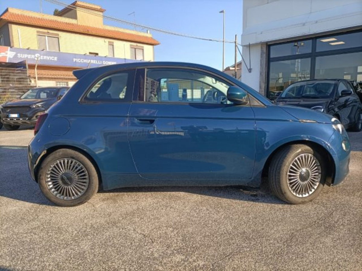 Fiat 500e Icon Berlina 42 kWh (3)