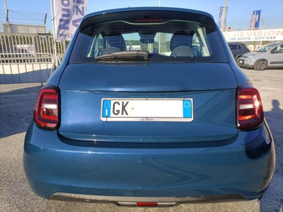 Fiat 500e Icon Berlina 42 kWh (7)