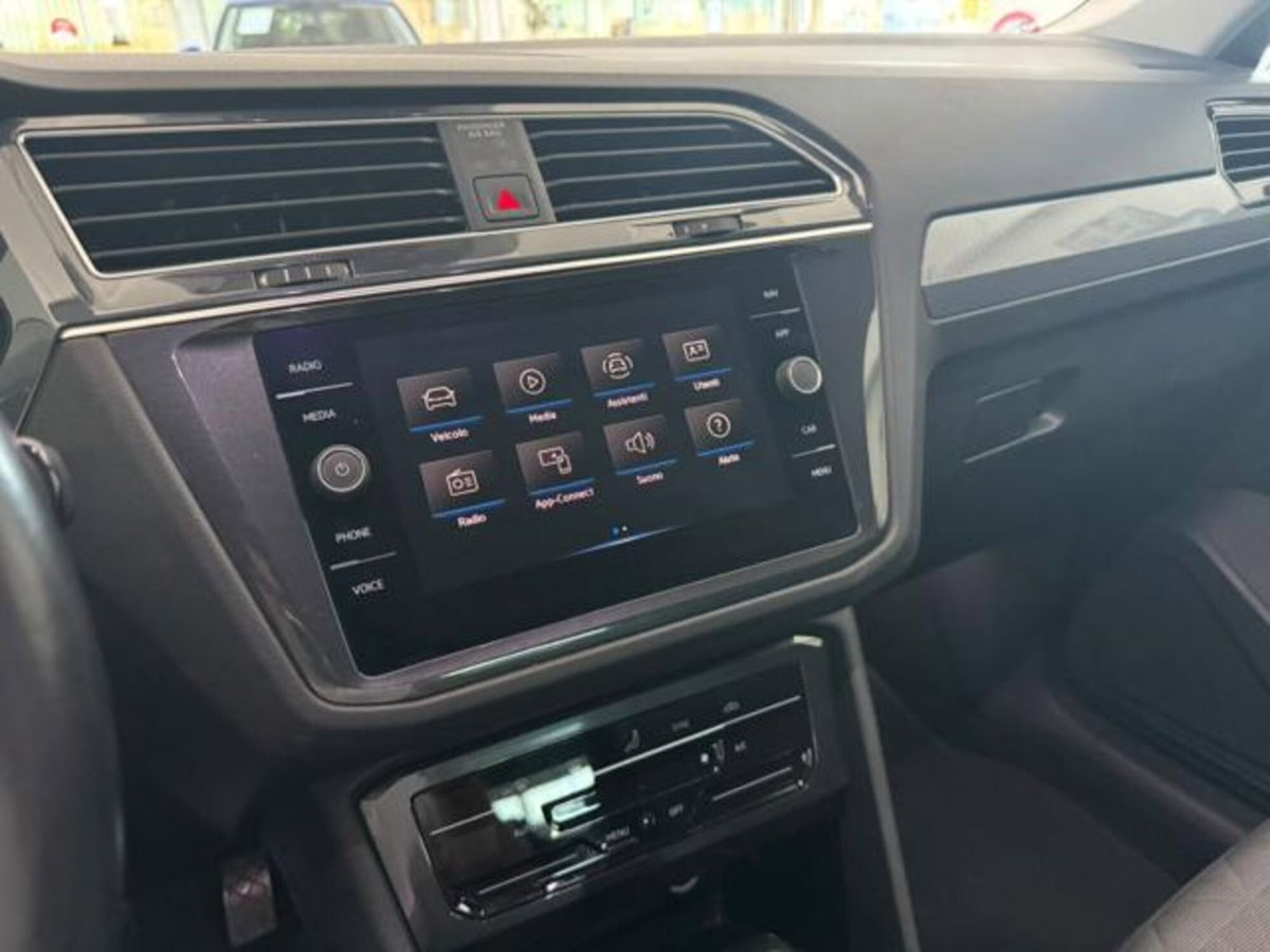 Volkswagen Tiguan 2.0 tdi Life 150cv dsg (12)
