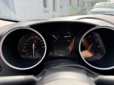 Alfa Romeo Giulietta 1.6 JTDm Business 120cv tct (10)
