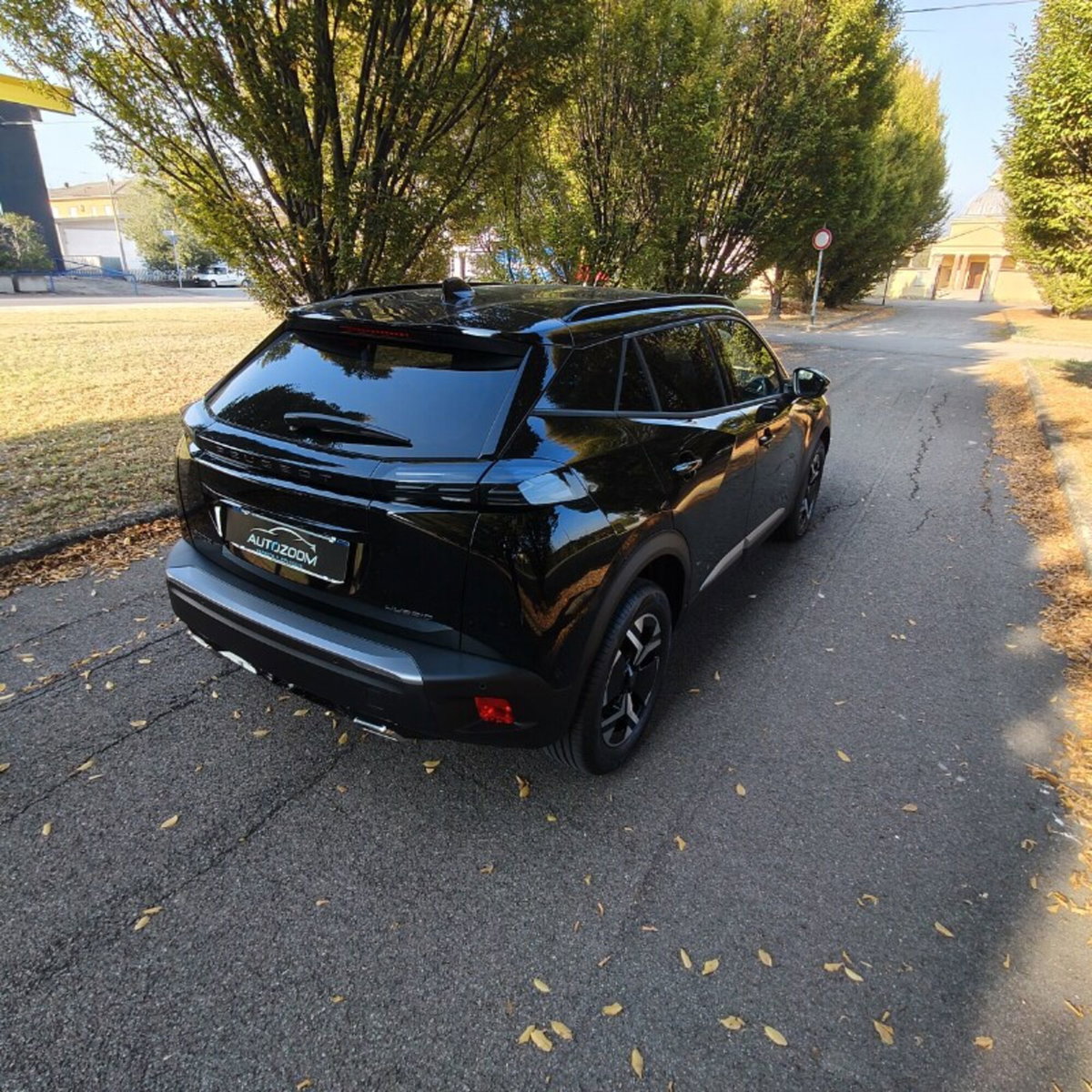 Peugeot 2008 1.2 hybrid Allure 145cv e-dcs6 (11)