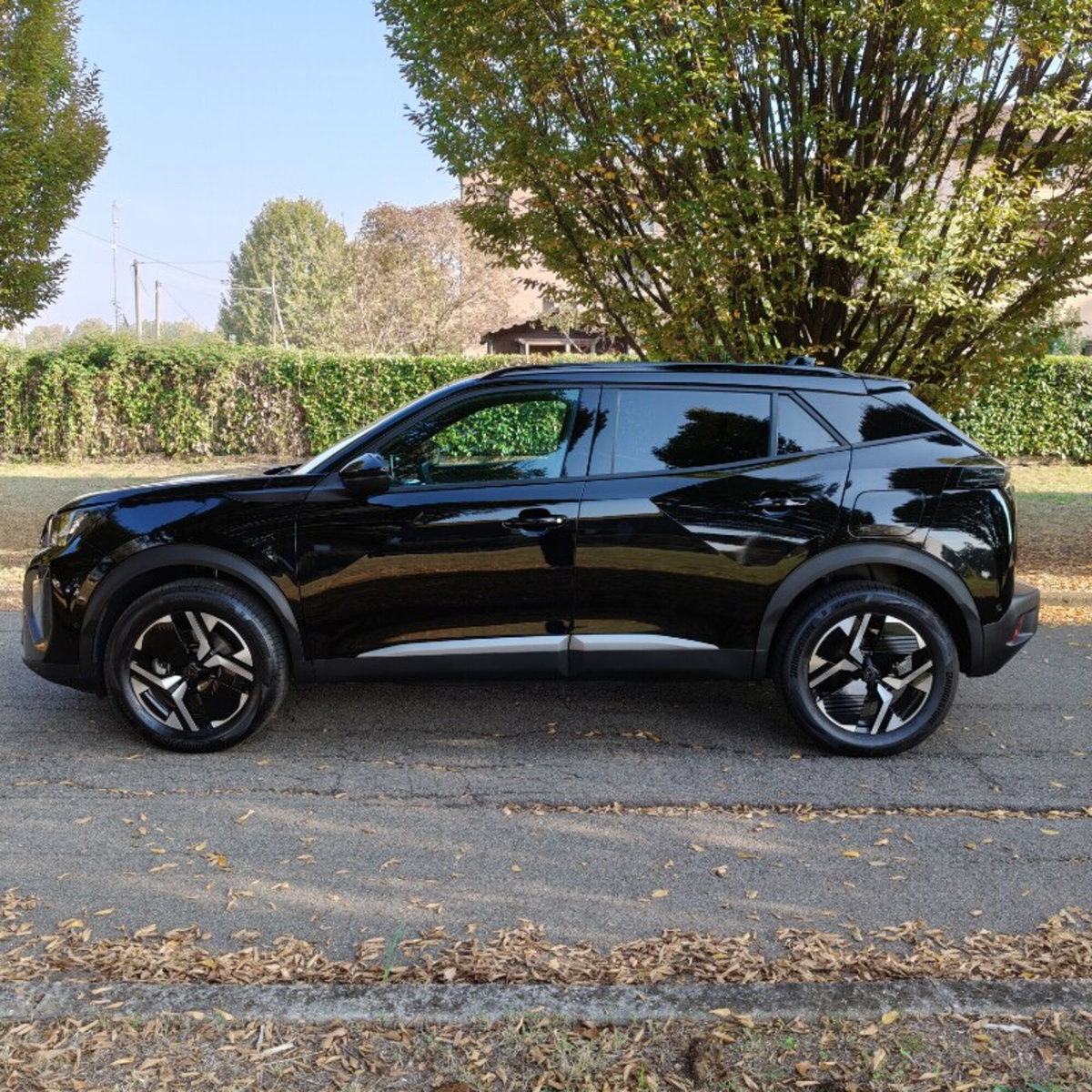 Peugeot 2008 1.2 hybrid Allure 145cv e-dcs6 (4)
