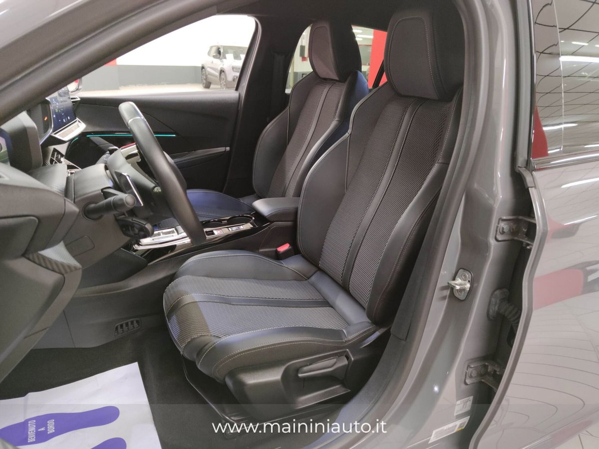 Peugeot 208 motore elettrico 136 CV 5 porte GT (14)