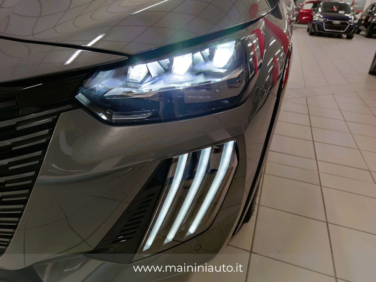 Peugeot 208 motore elettrico 136 CV 5 porte GT (7)