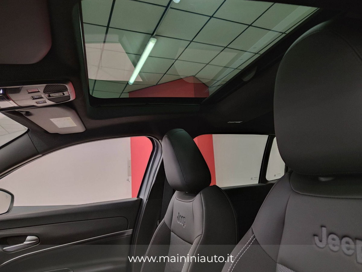 Jeep Avenger 1.2 turbo e-hybrid mhev Summit fwd 110cv edct6 (9)