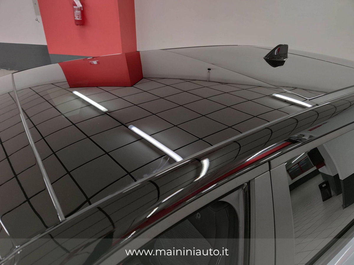 Jeep Avenger 1.2 turbo e-hybrid mhev Summit fwd 110cv edct6 (8)