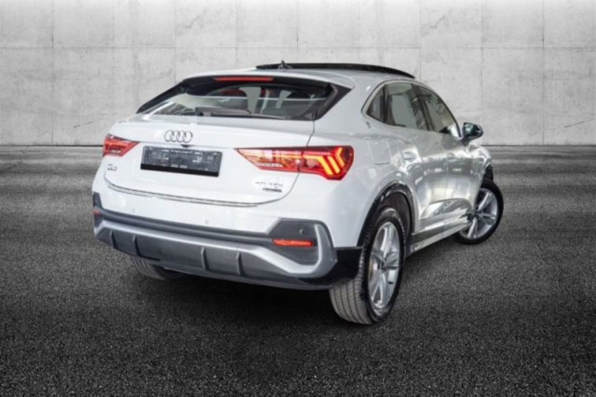 Audi Q3 Sportback 40 TDI quattro S tronic S line edition (2)