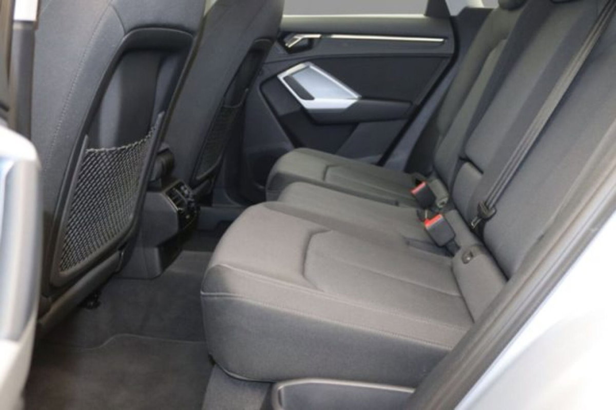 Audi Q3 35 TDI quattro S tronic Business (8)