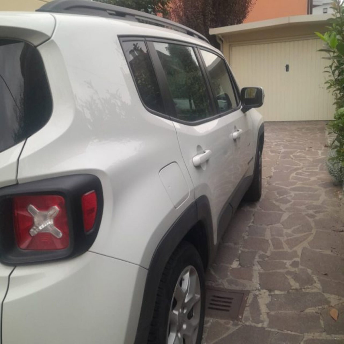 Jeep Renegade 1.6 Mjt 120 CV Longitude (8)