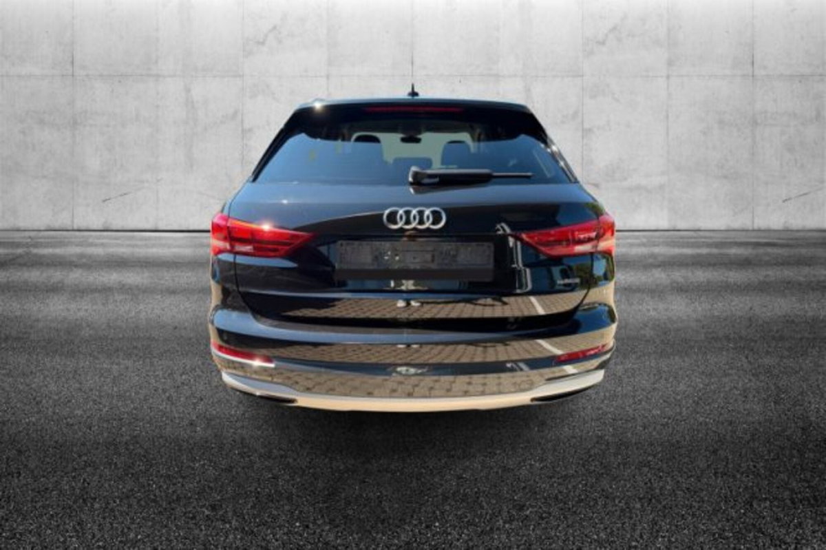 Audi Q3 35 TDI quattro S tronic Business (4)