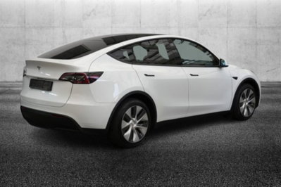 Tesla Model Y rwd (3)
