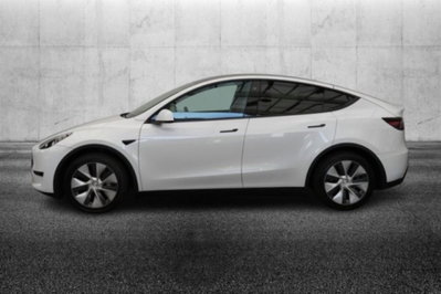 Tesla Model Y rwd (5)