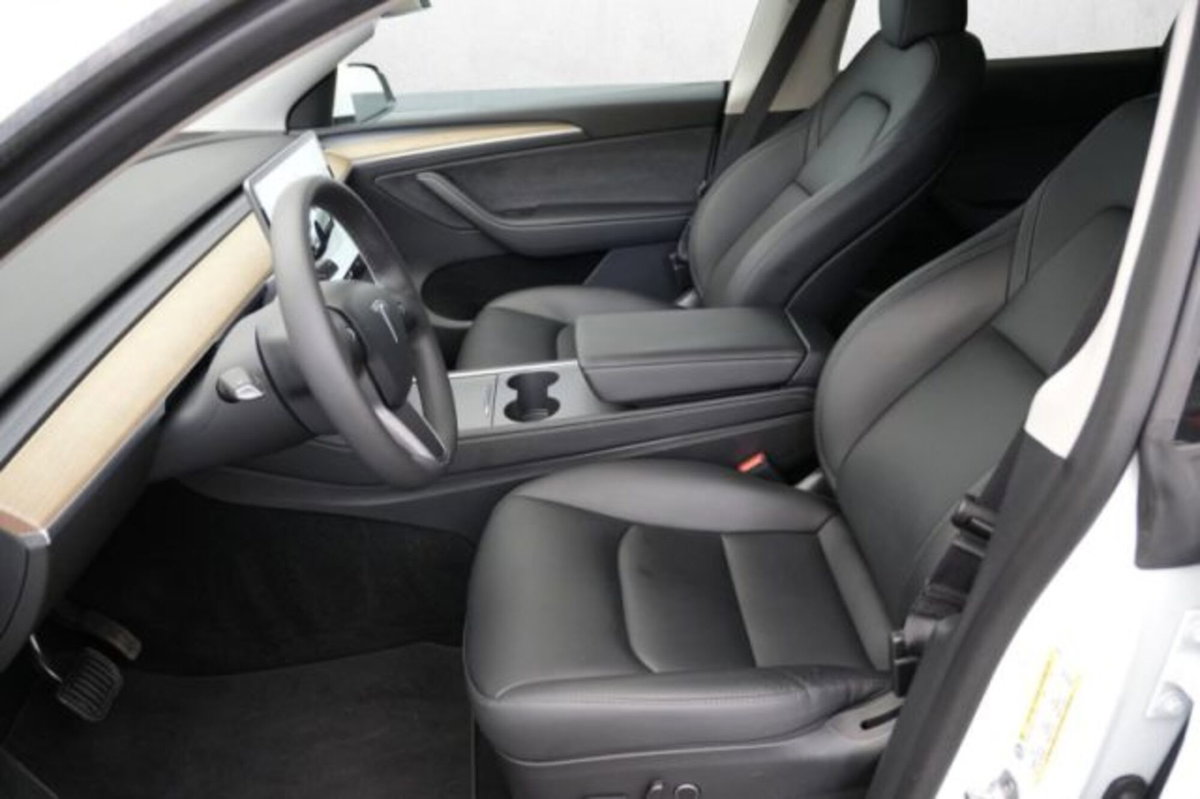 Tesla Model Y rwd (7)
