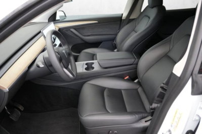 Tesla Model Y rwd (7)