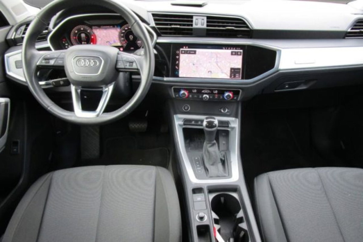 Audi Q3 35 TDI quattro S tronic Business (6)