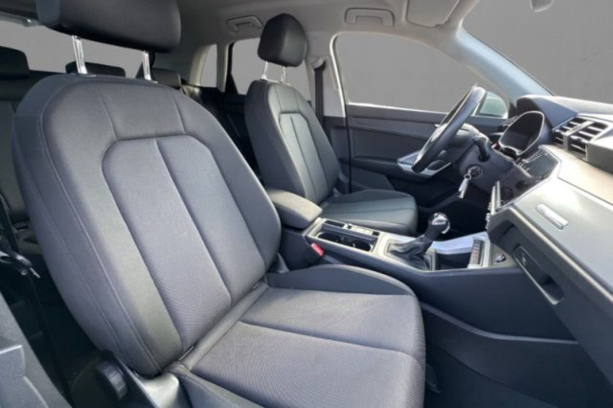 Audi Q3 35 TDI quattro S tronic Business (7)