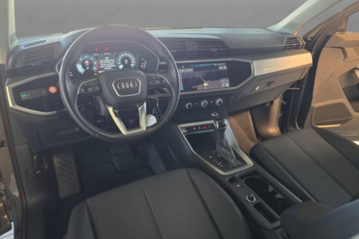 Audi Q3 35 TDI quattro S tronic Business (6)