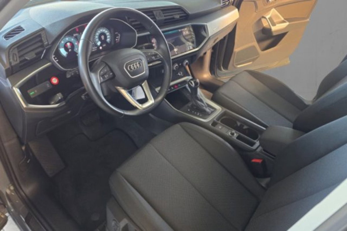 Audi Q3 35 TDI quattro S tronic Business (7)