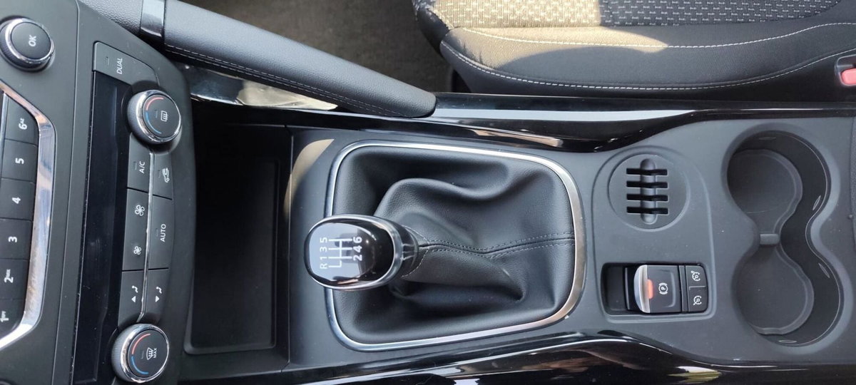 Renault Kadjar 8V 110CV Energy Zen (15)