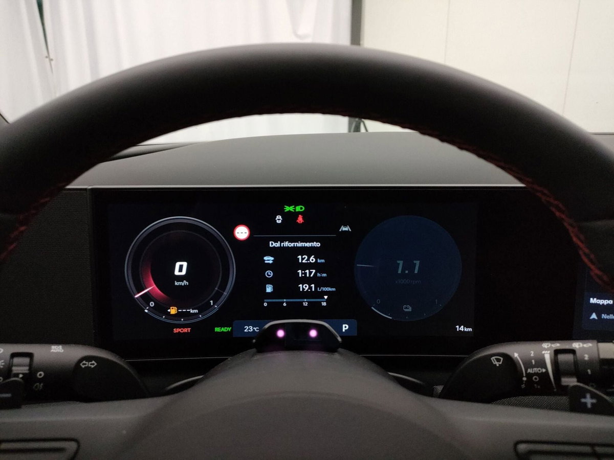 Hyundai Tucson 1.6 hev Xtech 2wd 239cv auto (17)