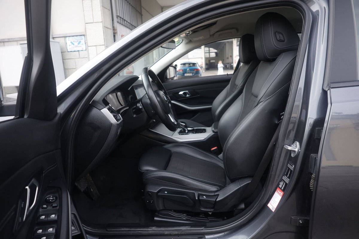 BMW Serie 3 Touring 318d  mhev 48V auto (19)