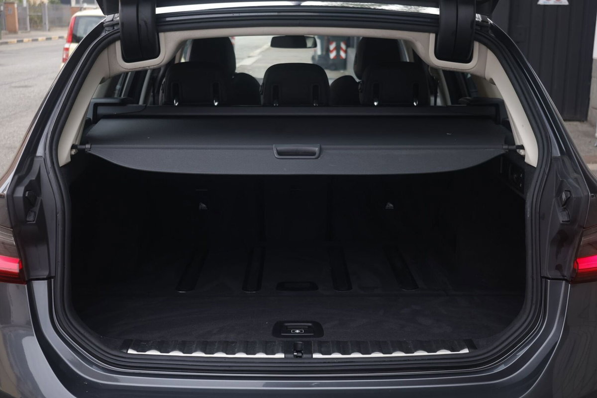 BMW Serie 3 Touring 318d  mhev 48V auto (20)