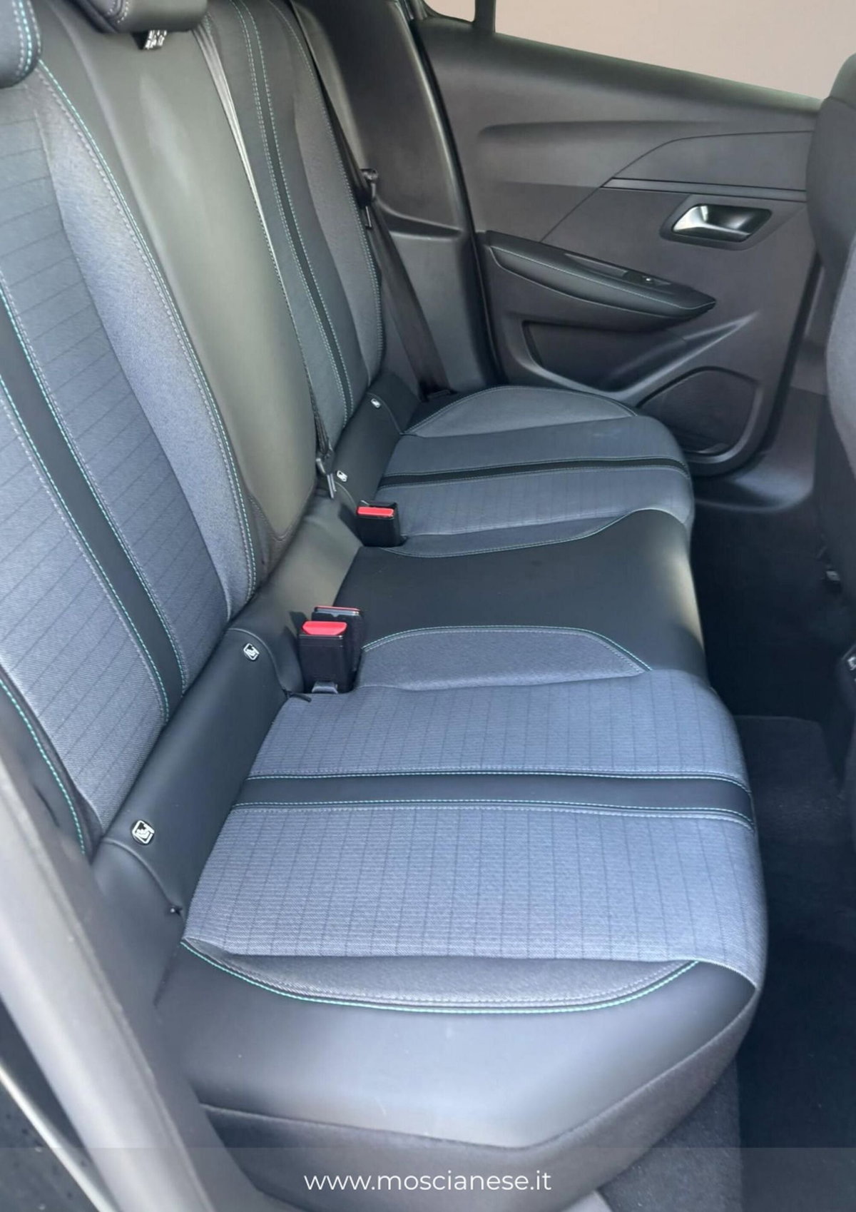 Peugeot 208 PureTech 100 Stop&Start EAT8 5 porte Allure Pack (13)