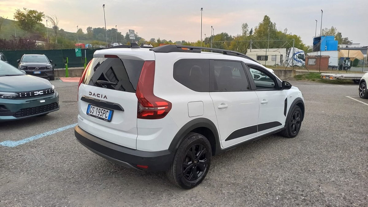 Dacia Jogger 1.0 tce Extreme UP Gpl 100cv (4)