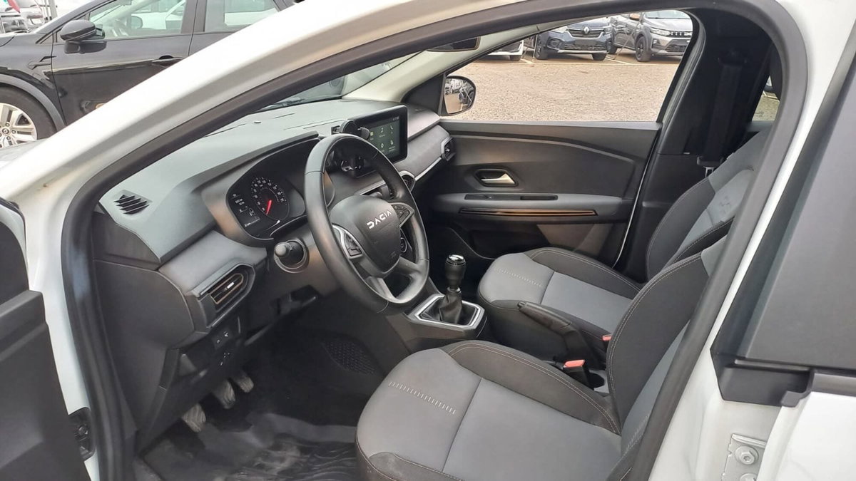 Dacia Jogger 1.0 tce Extreme UP Gpl 100cv (5)