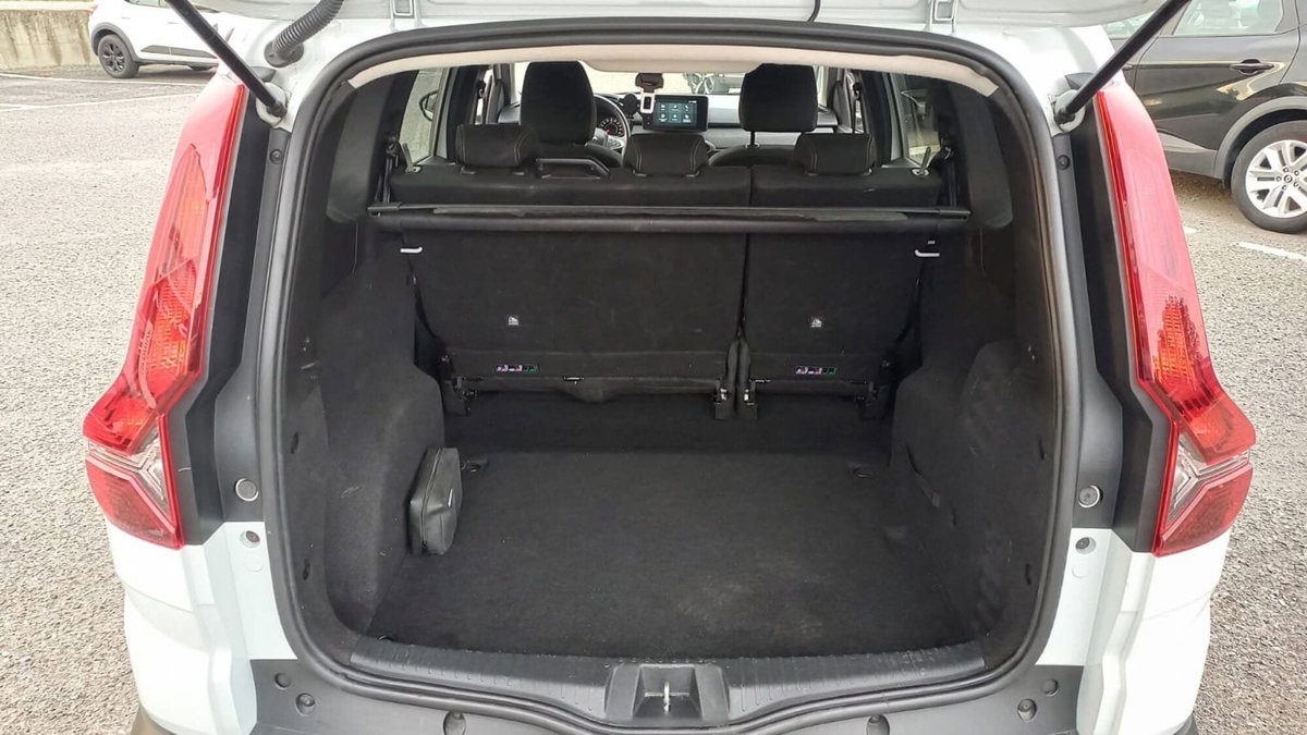 Dacia Jogger 1.0 tce Extreme UP Gpl 100cv (7)