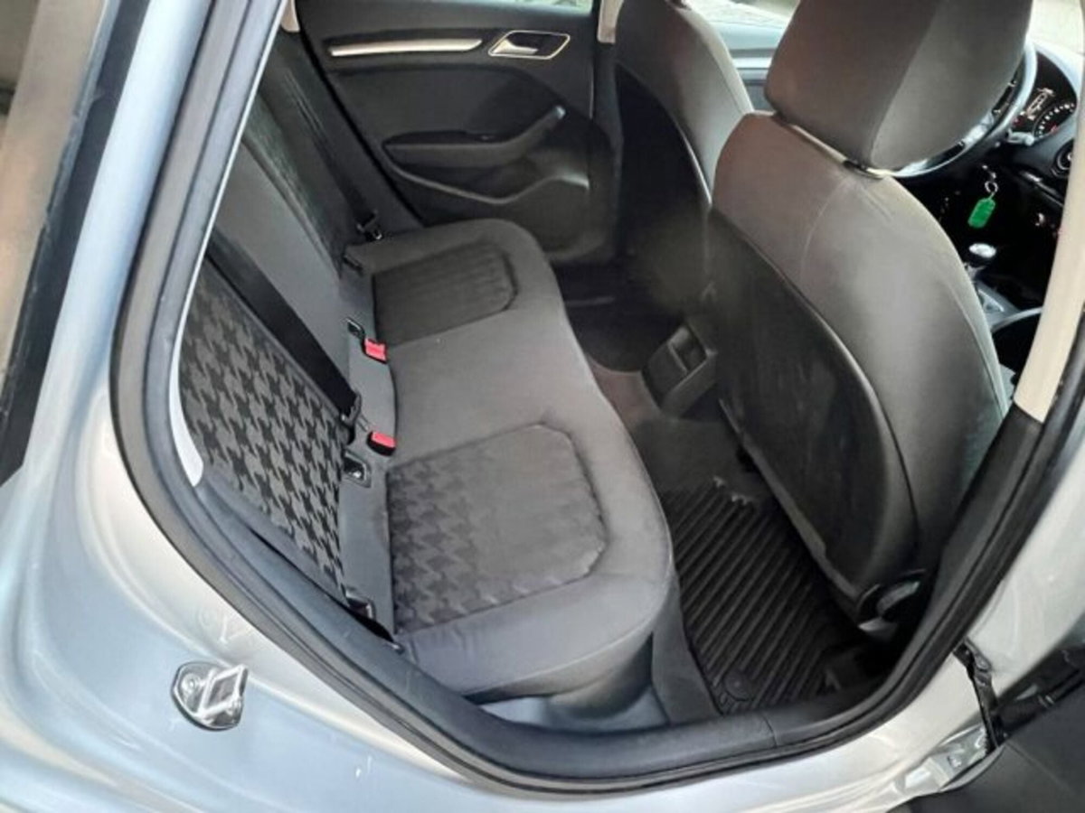 Audi A3 Sportback 1.6 TDI Young (12)